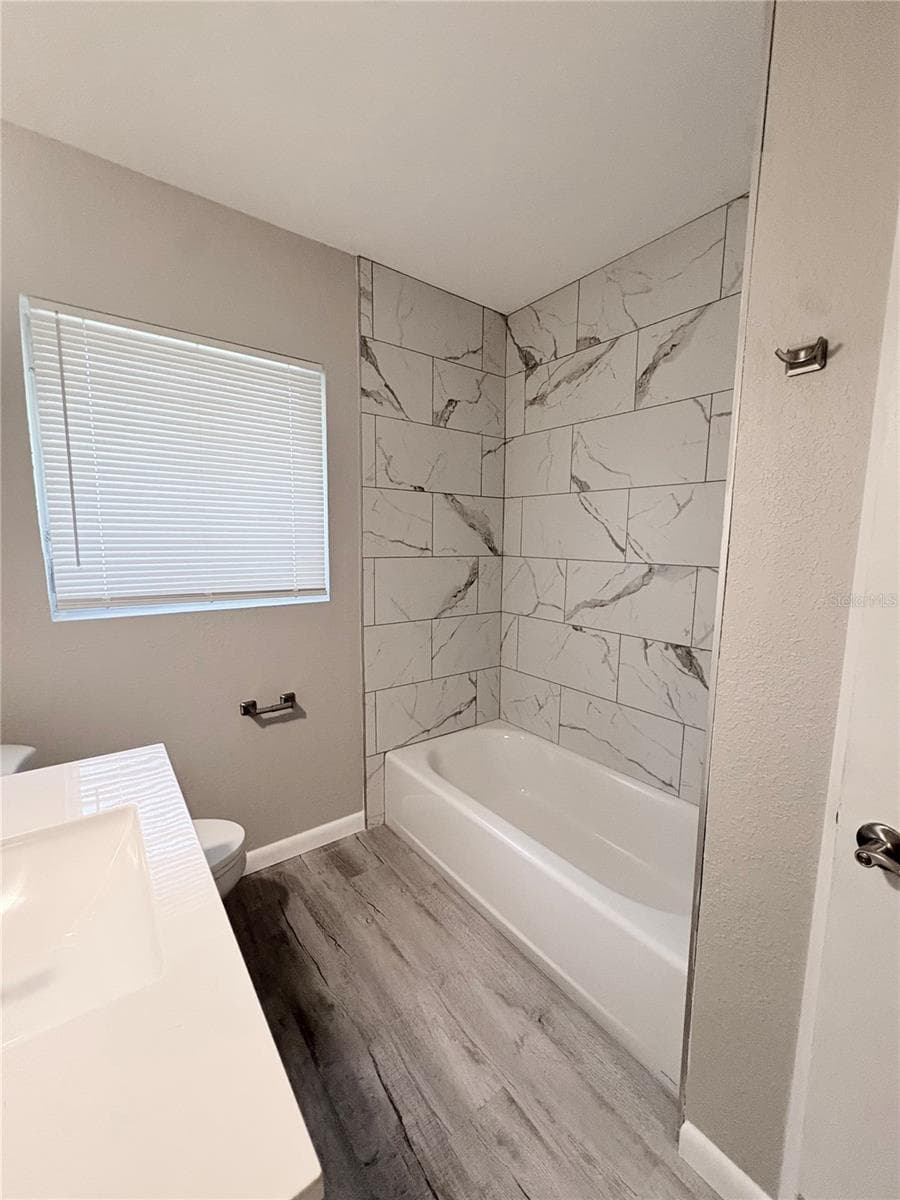 Bathroom - 434 AVENUE D SE, WINTER HAVEN