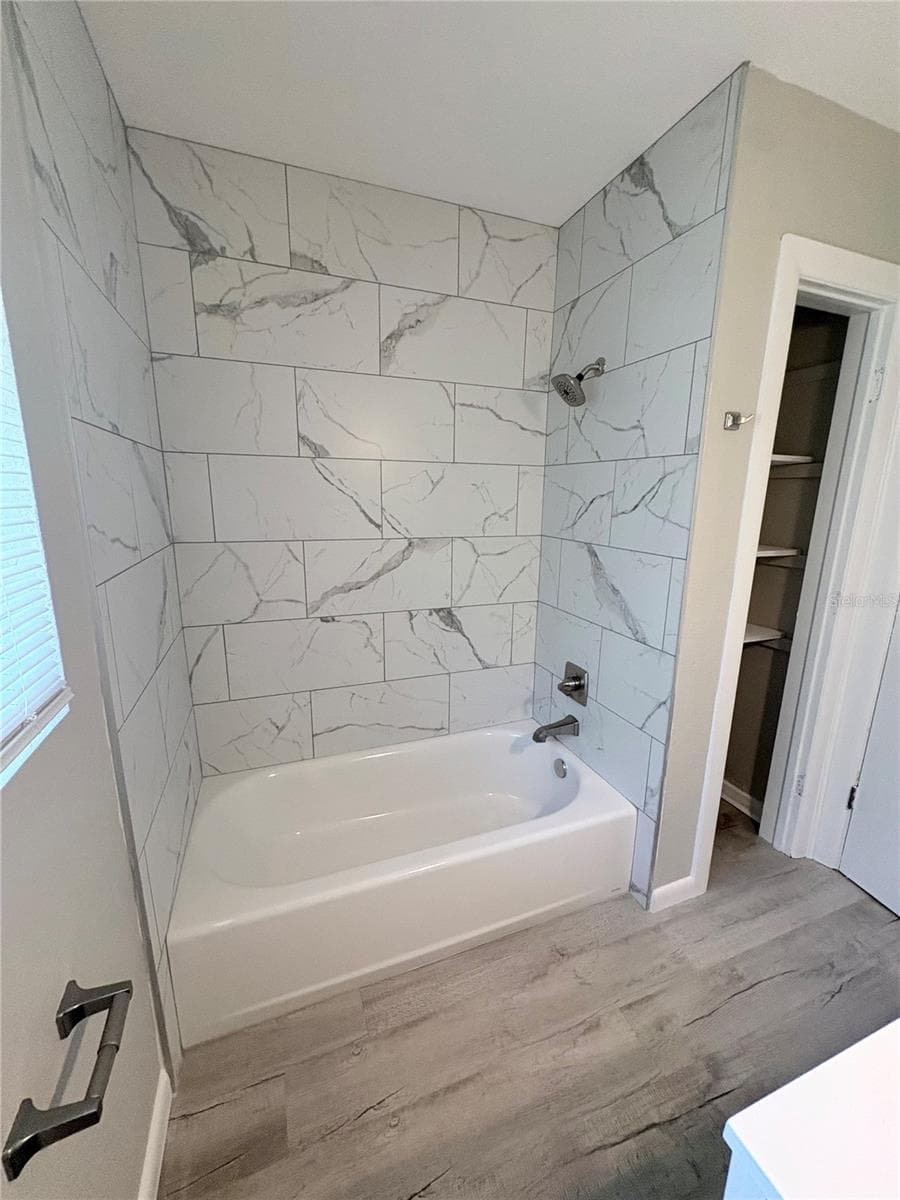 Bathroom - 434 AVENUE D SE, WINTER HAVEN