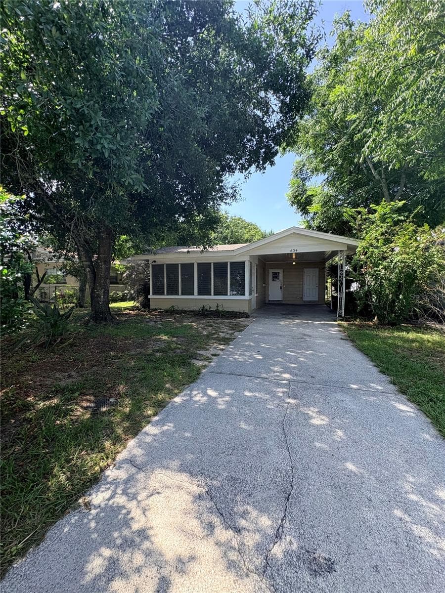 Front yard/ of House - 434 AVENUE D SE, WINTER HAVEN