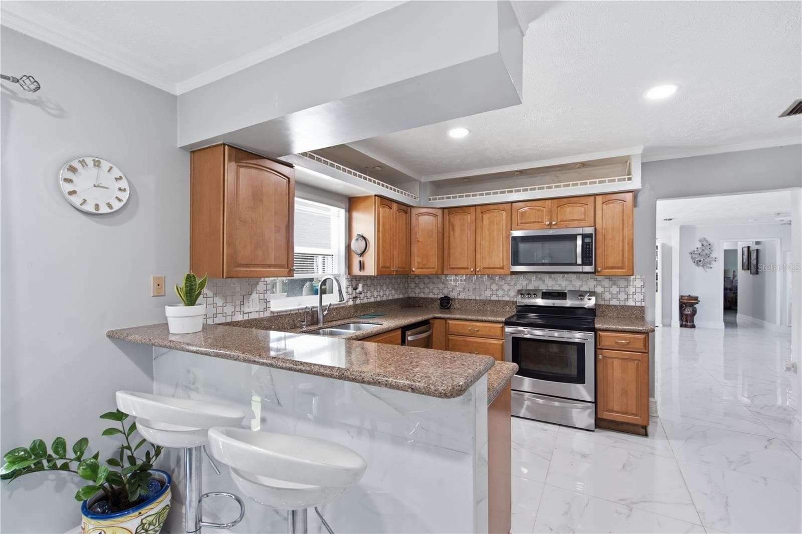 Kitchen - 1124 KING ARTHUR CT, VALRICO