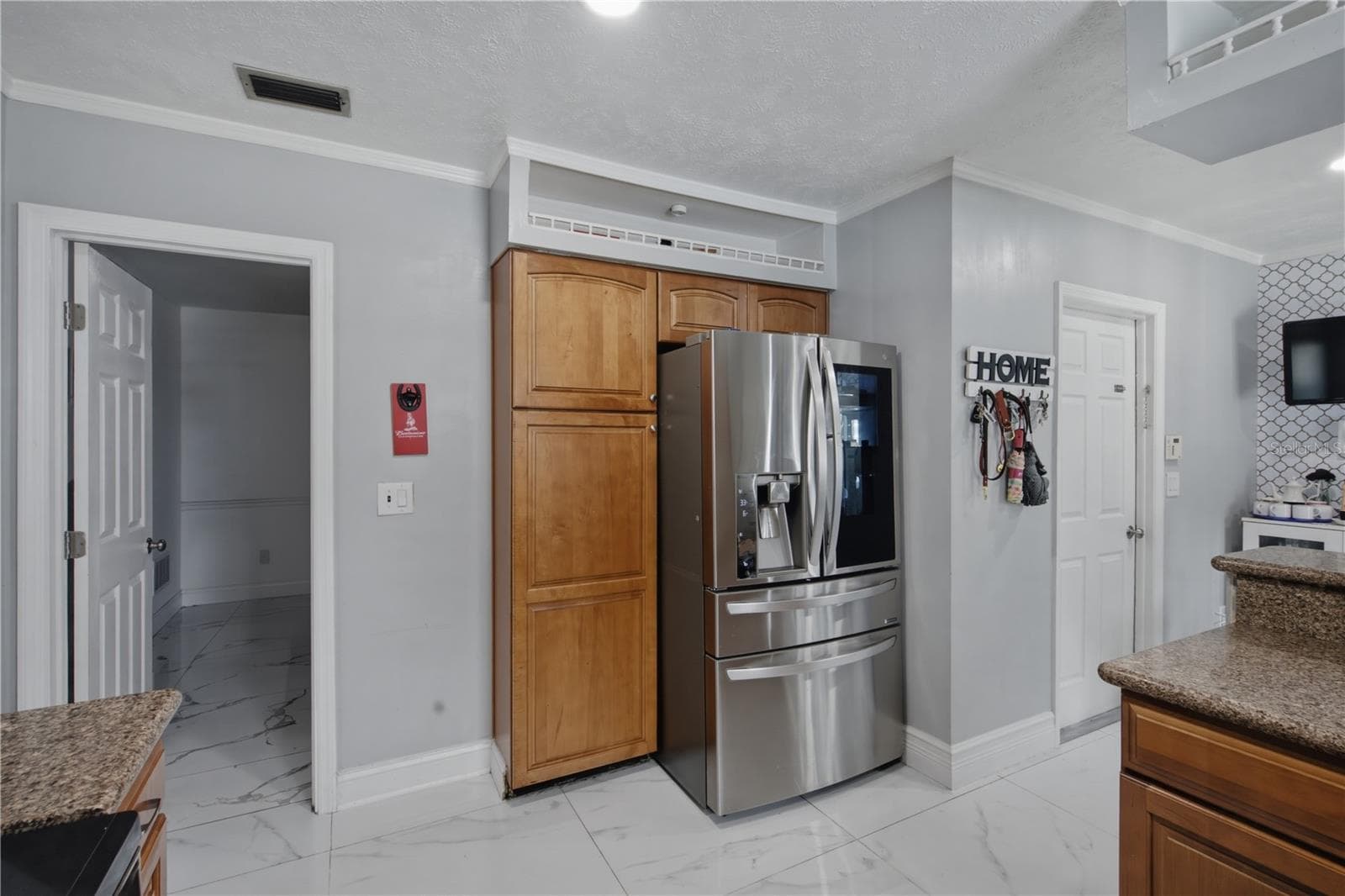 Kitchen - 1124 KING ARTHUR CT, VALRICO
