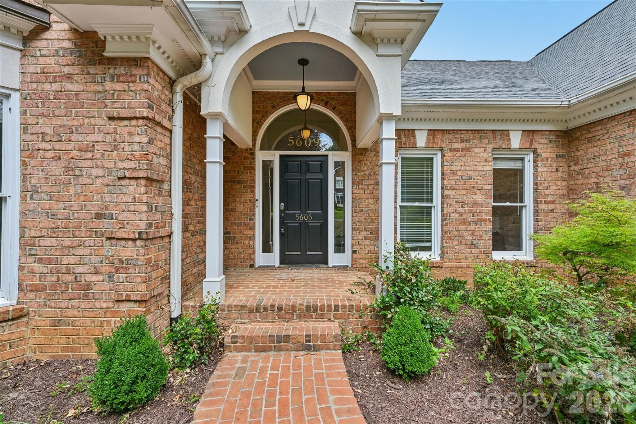 Single Family Residence at 5609 Camilla Drive, Charlotte, photo 10 of 48