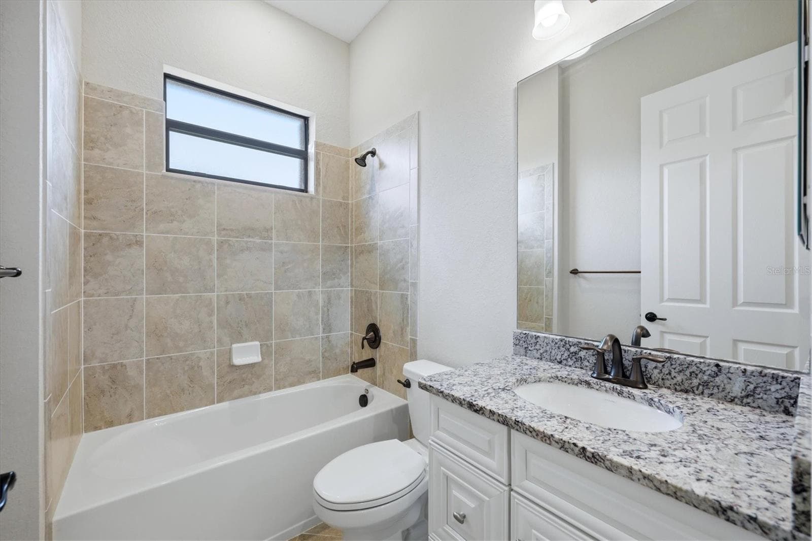 Single Family Residence at 13652 CLASSICO CT, VENICE, photo 25 of 56