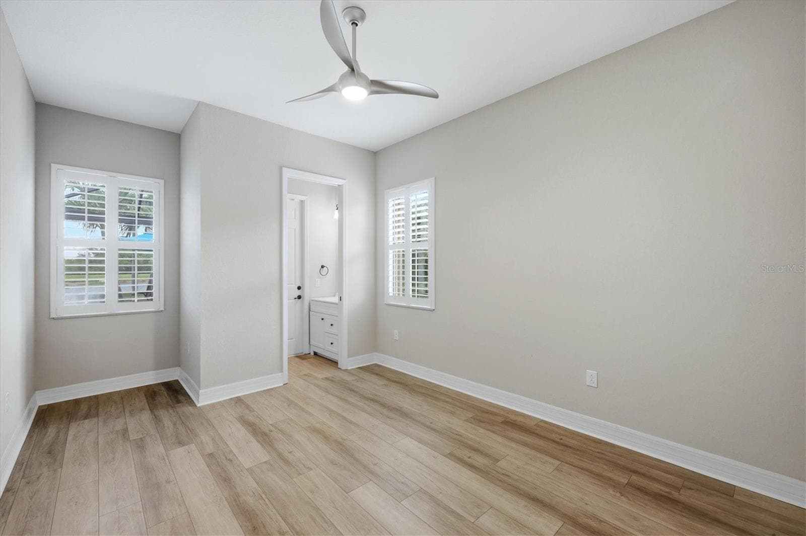 Single Family Residence at 13652 CLASSICO CT, VENICE, photo 26 of 56