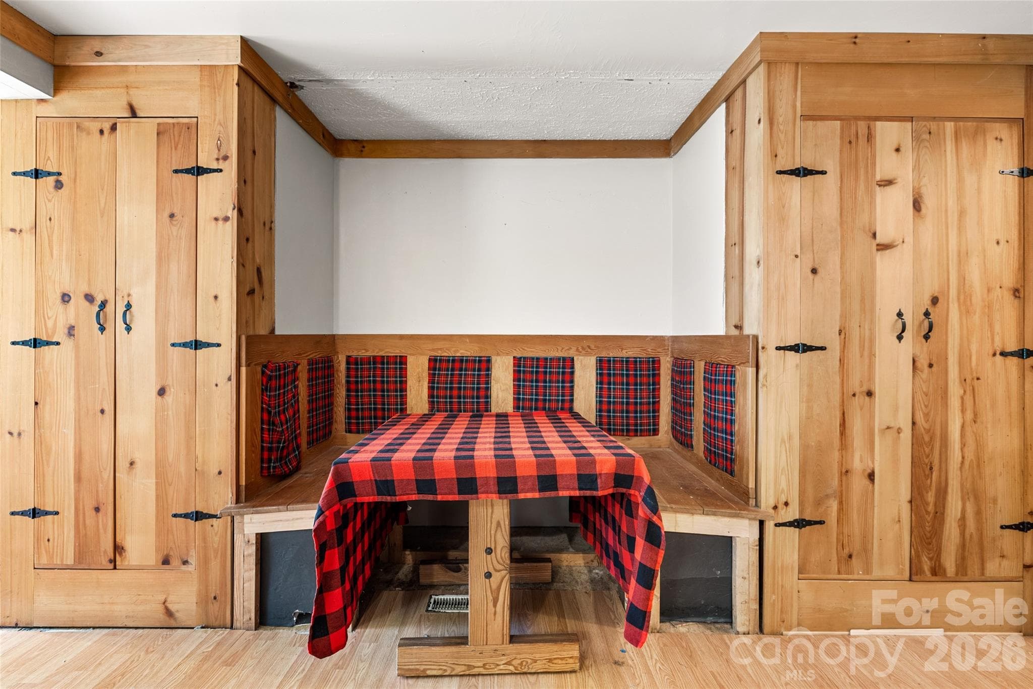 Single Family Residence at Kings Mountain, photo 7 of 39