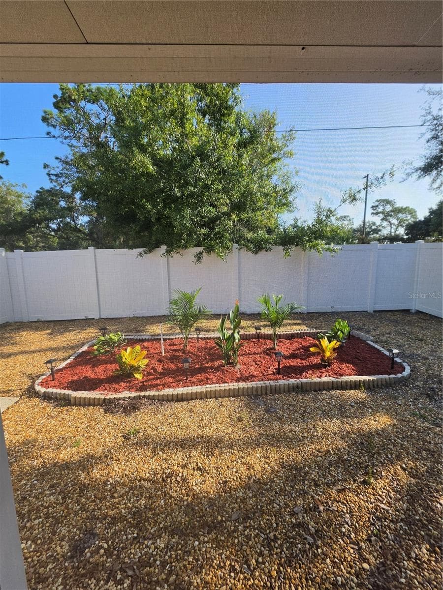 Townhouse at 5215 CORVETTE DR, TAMPA, photo 27 of 32