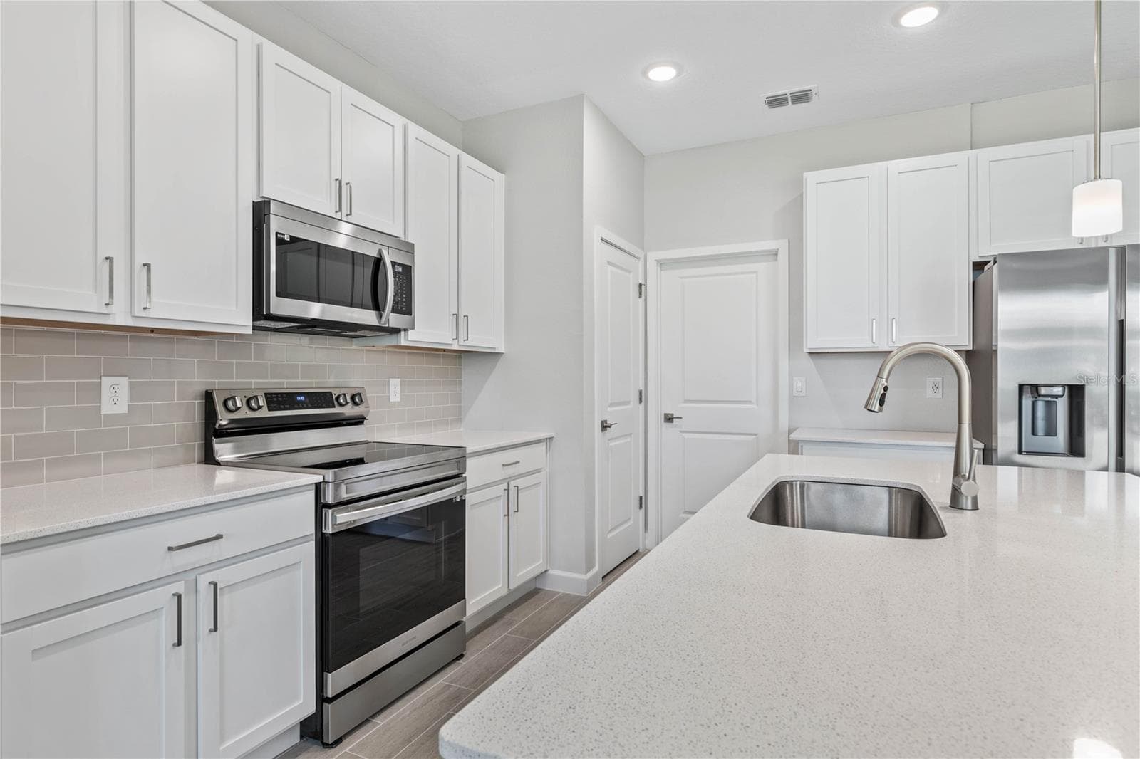Single Family Residence at 17 EL DORADO BLVD N, CAPE CORAL, photo 11 of 27