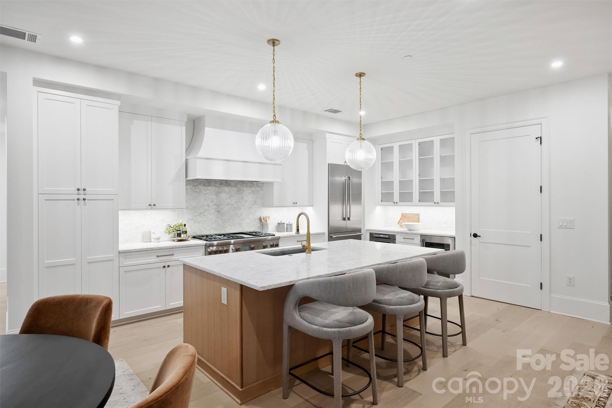Condominium at 409 Queens Road, Charlotte, photo 8 of 47