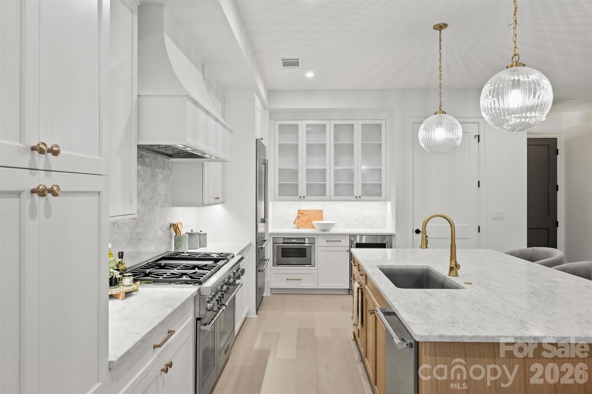 Condominium at 409 Queens Road, Charlotte, photo 11 of 47