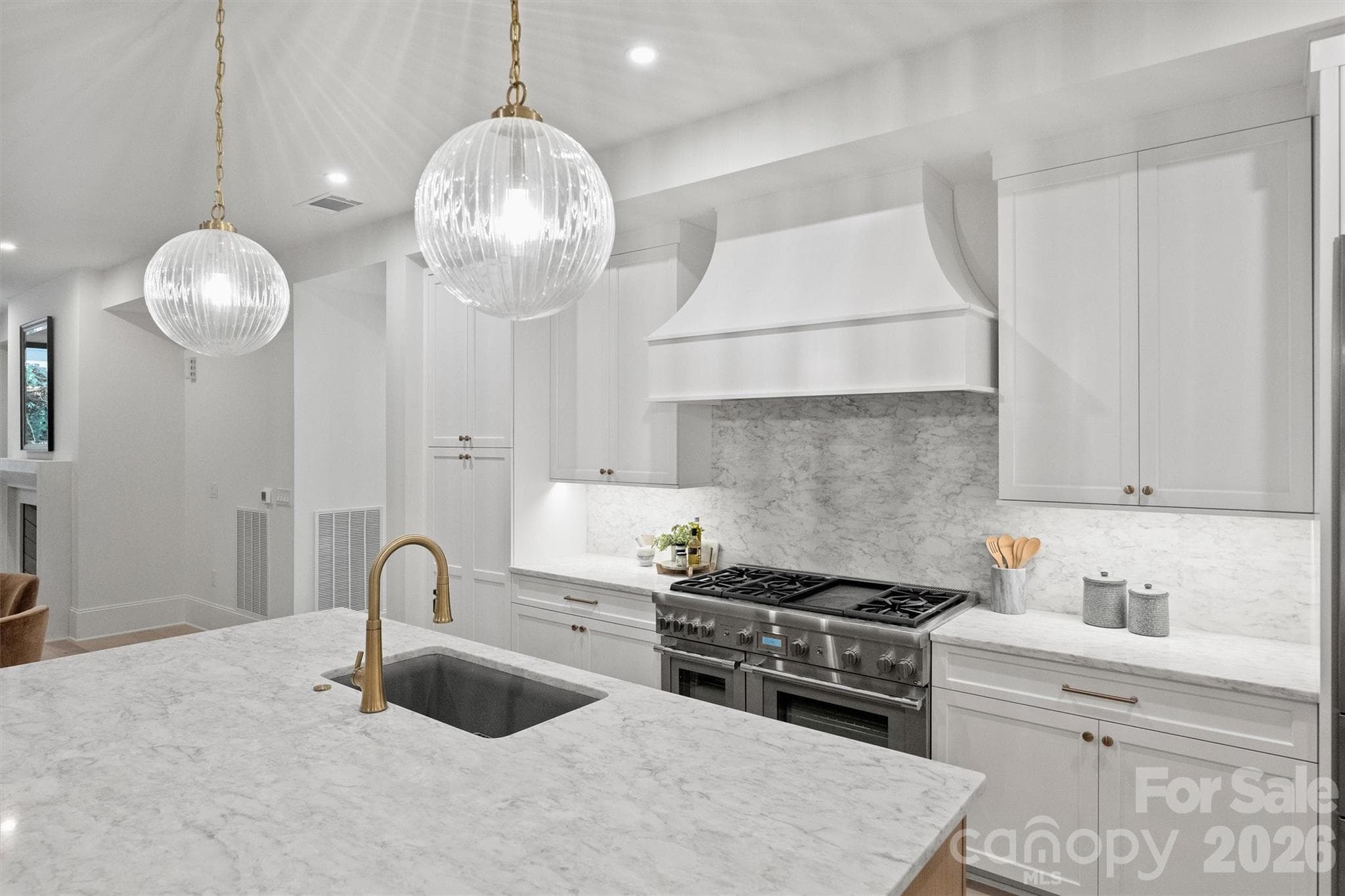 Condominium at 409 Queens Road, Charlotte, photo 42 of 47