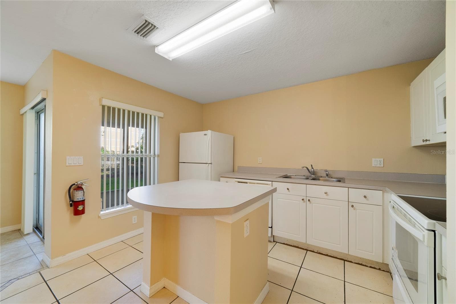 Condominium at 2764 CLUB CORTILE CIR, KISSIMMEE, photo 5 of 27