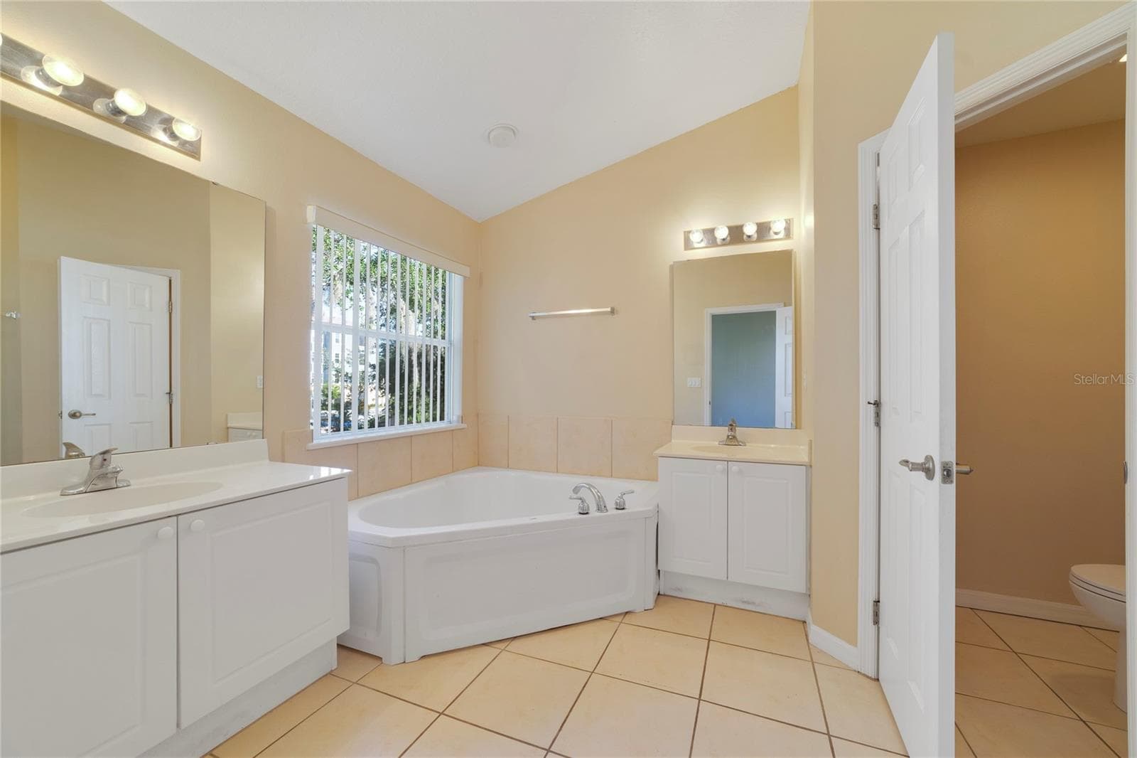 Condominium at 2764 CLUB CORTILE CIR, KISSIMMEE, photo 10 of 27