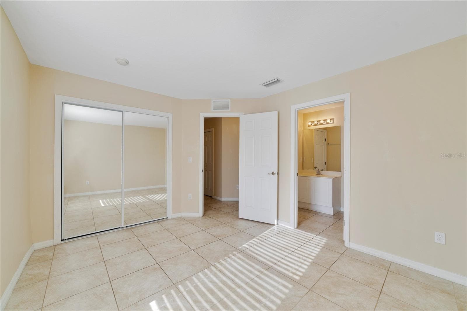 Condominium at 2764 CLUB CORTILE CIR, KISSIMMEE, photo 17 of 27