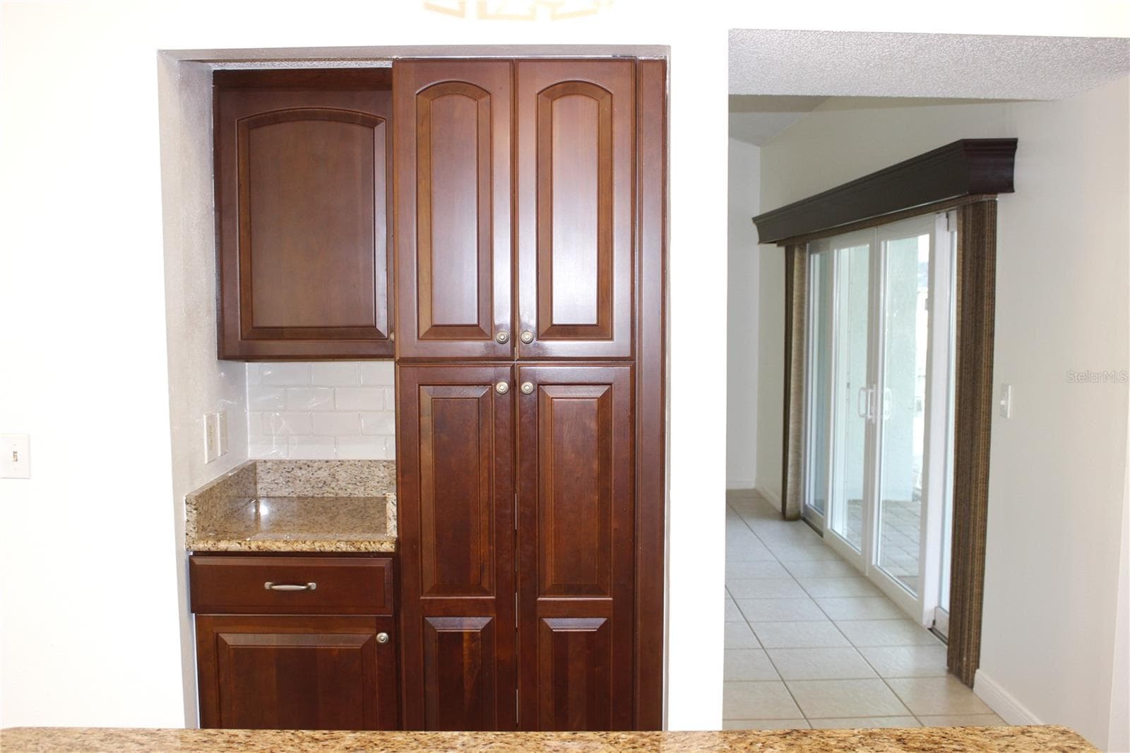 Single Family Residence at 1913 FIRETHORN CT, BRANDON, photo 11 of 58