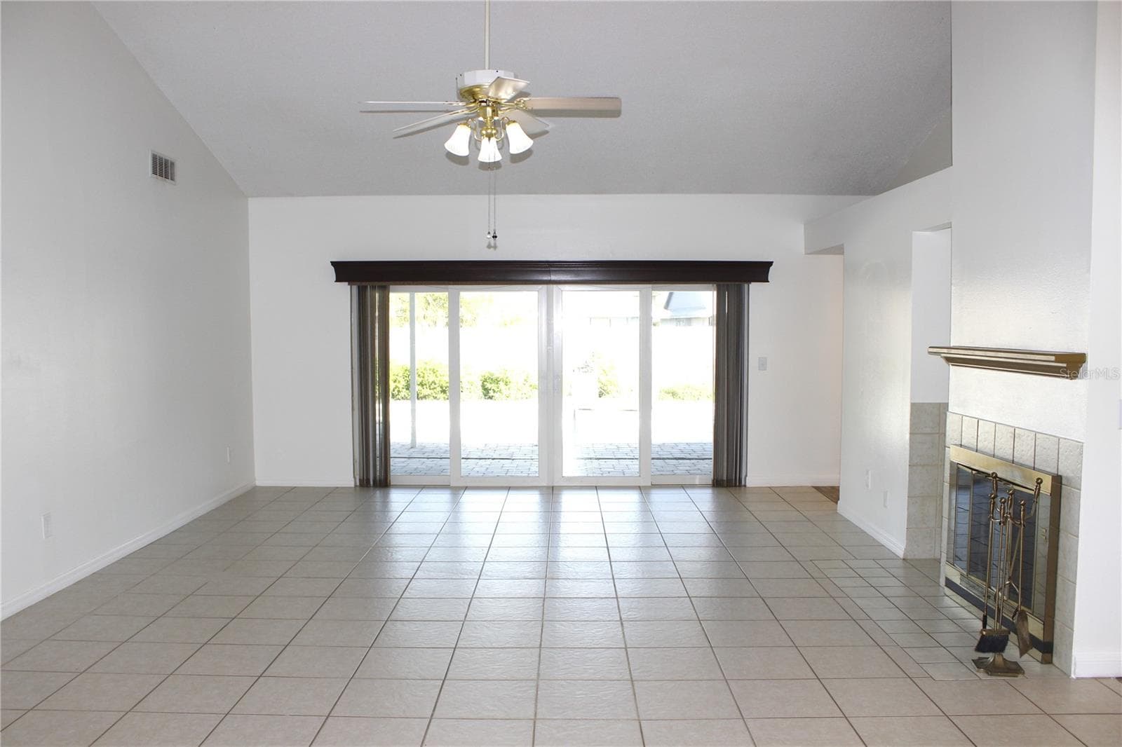 Single Family Residence at 1913 FIRETHORN CT, BRANDON, photo 12 of 58