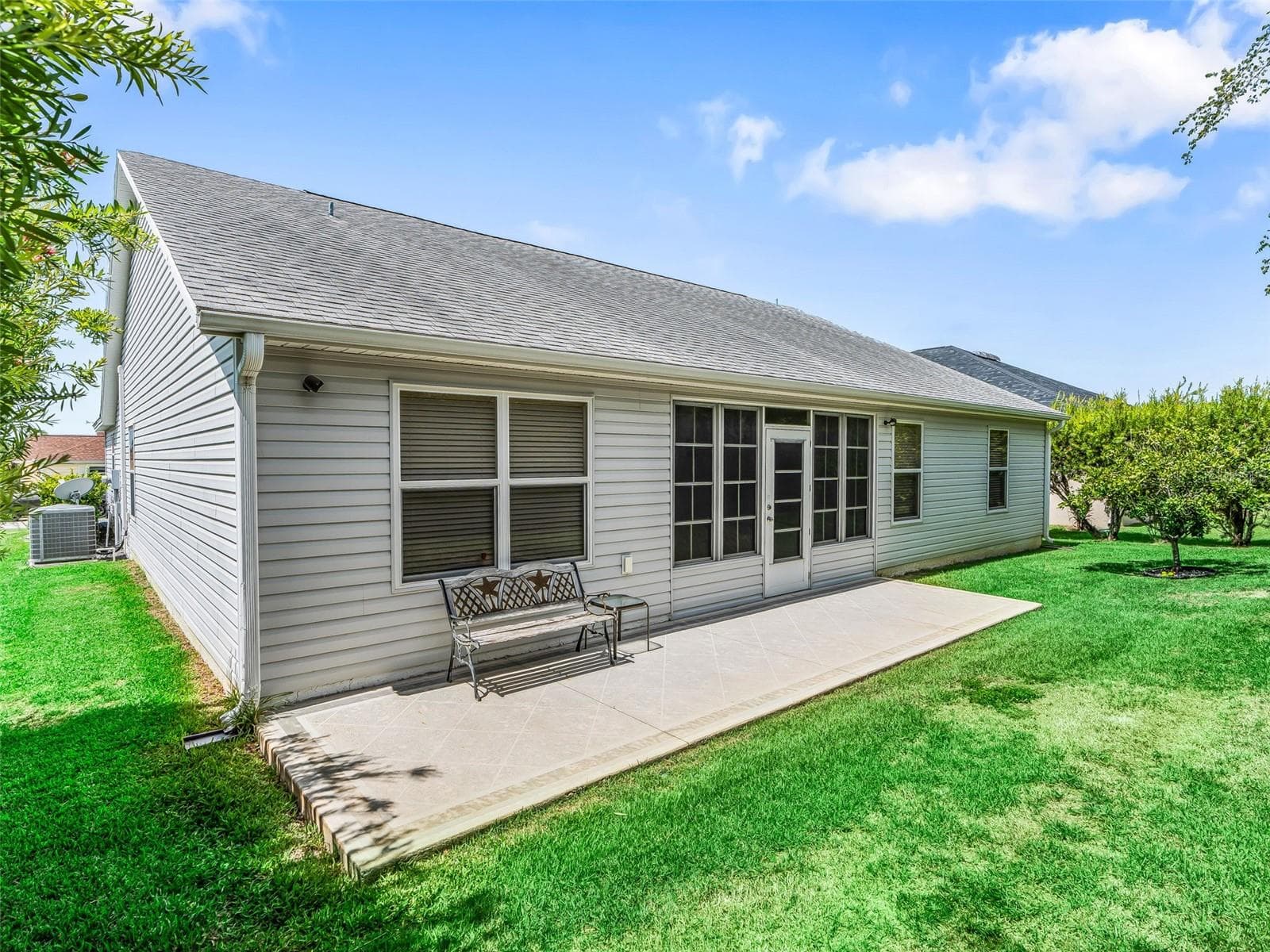 Private back yard with Patio - 764 BAISLEY TRL, THE VILLAGES