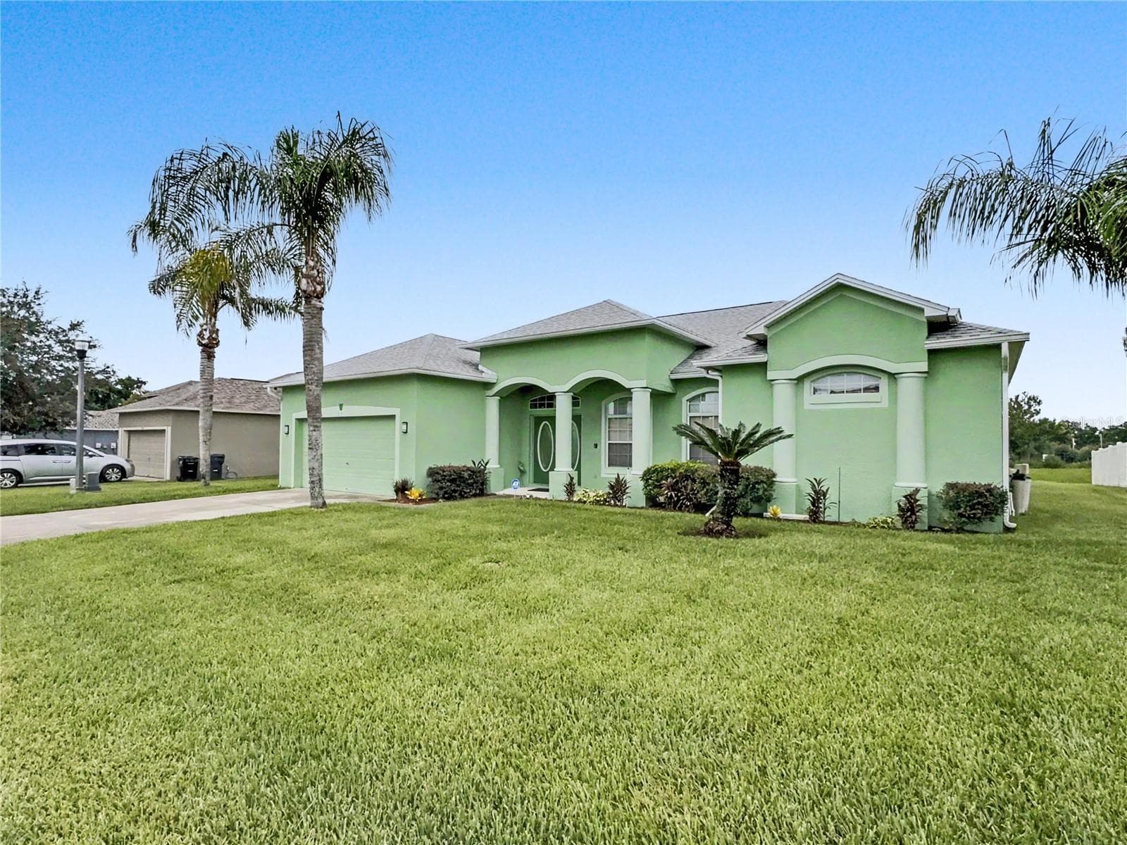 Single Family Residence at 8155 WOODVINE CIR, LAKELAND, photo 2 of 22