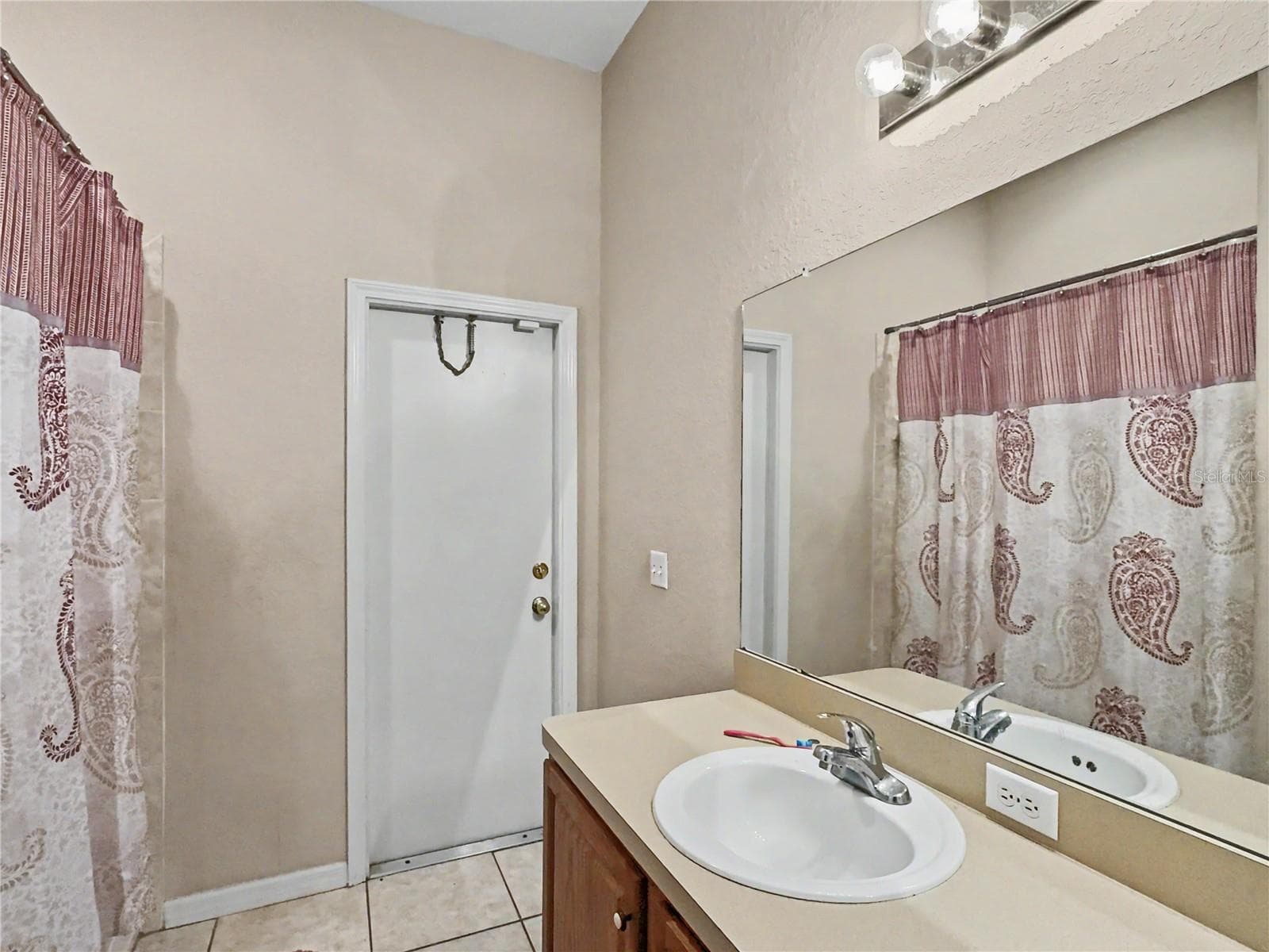 Single Family Residence at 8155 WOODVINE CIR, LAKELAND, photo 10 of 22