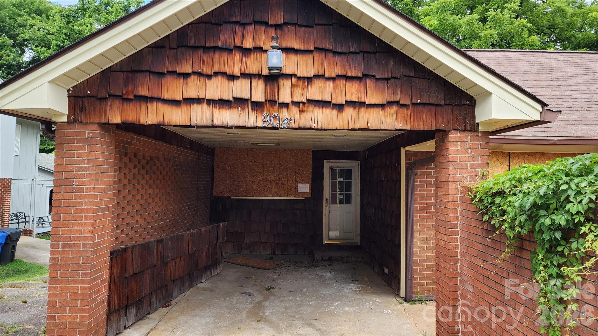 Single Family Residence at 906 Trogdon Street, North Wilkesboro, photo 22 of 27