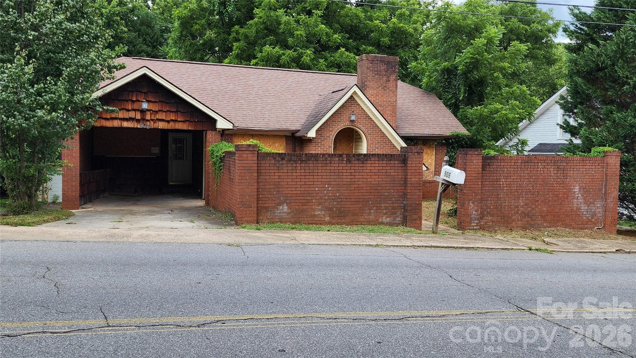 Single Family Residence at 906 Trogdon Street, North Wilkesboro, photo 2 of 27