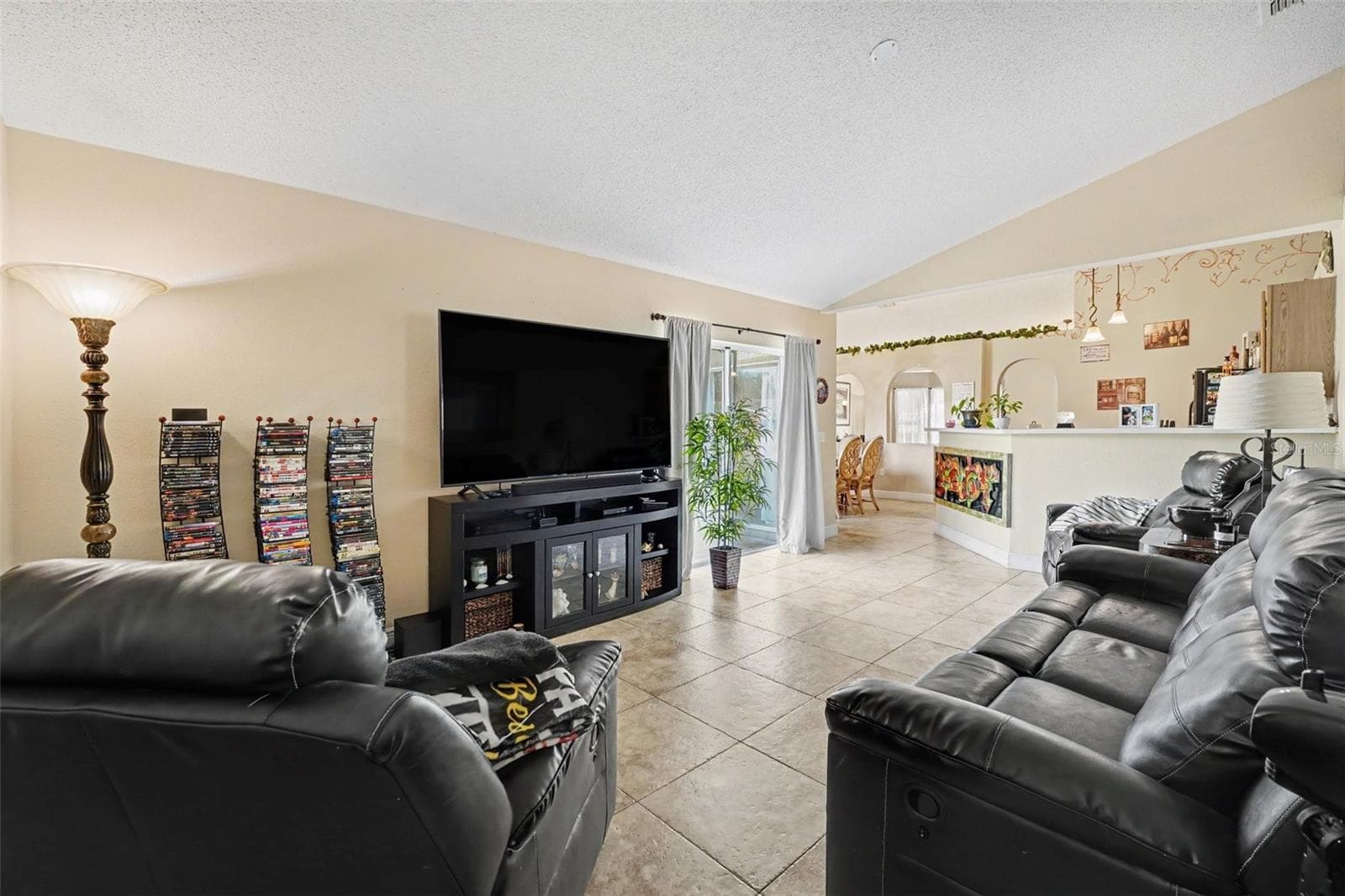 Single Family Residence at 807 DEL PRADO DR, KISSIMMEE, photo 7 of 30