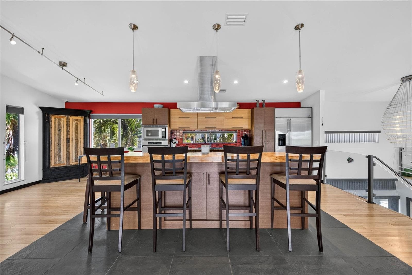 Under counter cabinets. - 113 7TH ST E, ST PETERSBURG