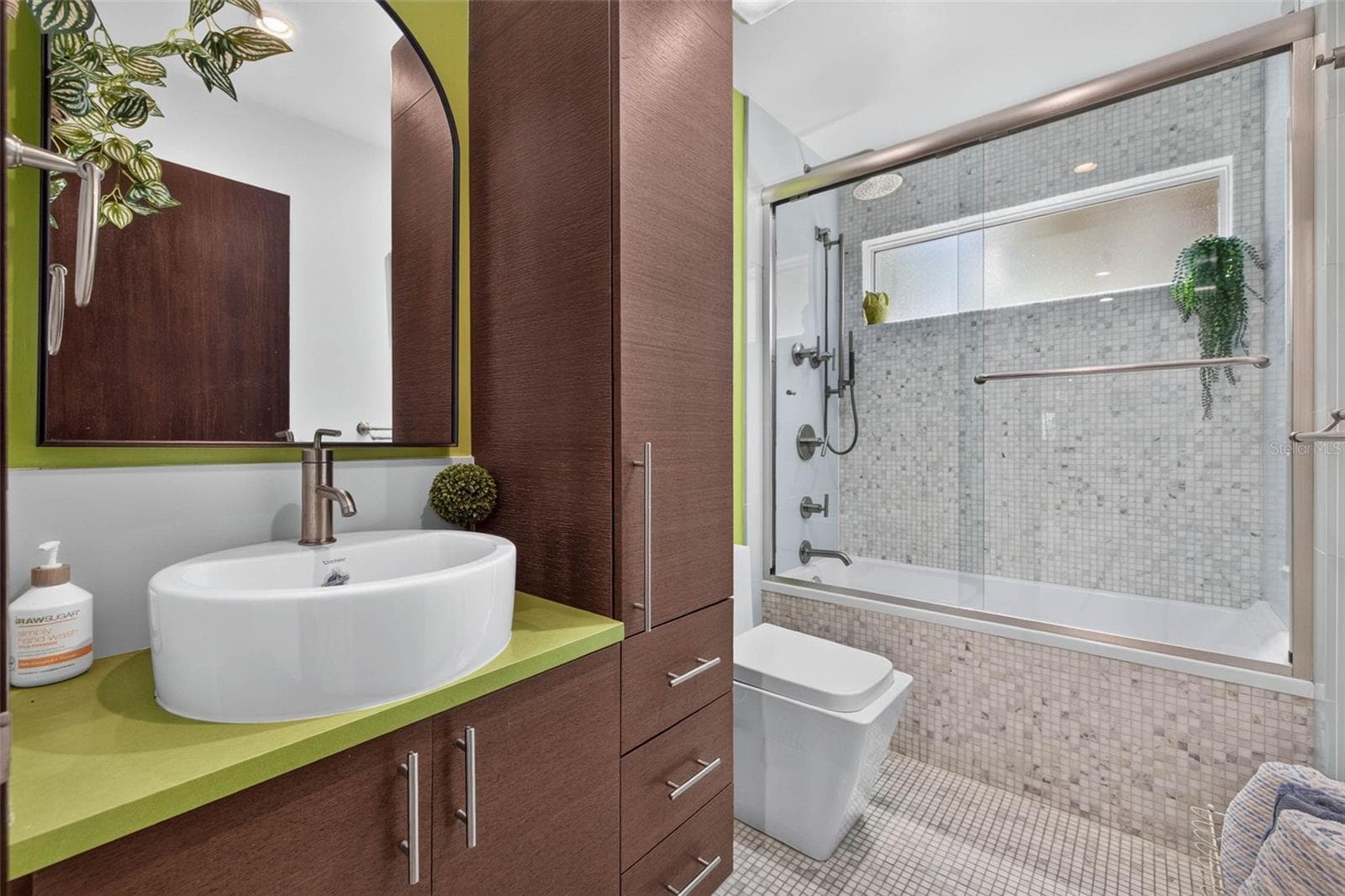 Full bathroom with bath tub. - 113 7TH ST E, ST PETERSBURG