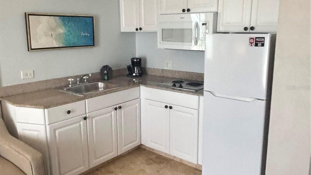 Condo - Hotel at 5500 GULF BLVD #7221, ST PETE BEACH, photo 9 of 63