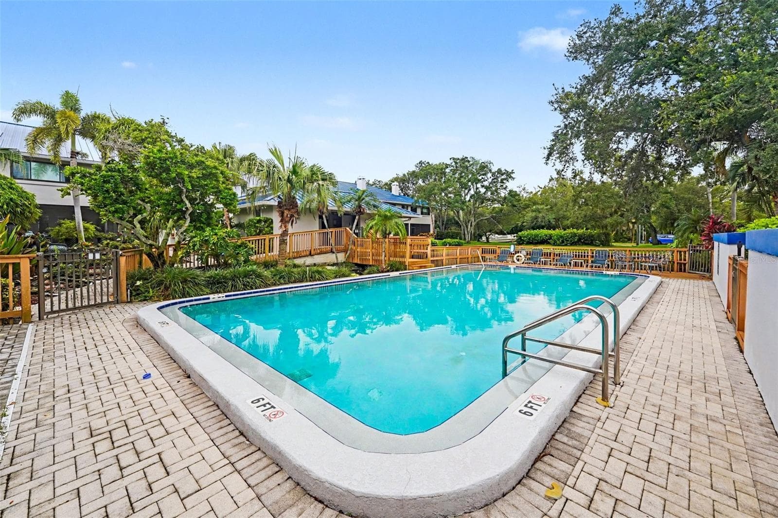 Townhouse at 1683 WATERMARK CIR NE, ST PETERSBURG, photo 40 of 46