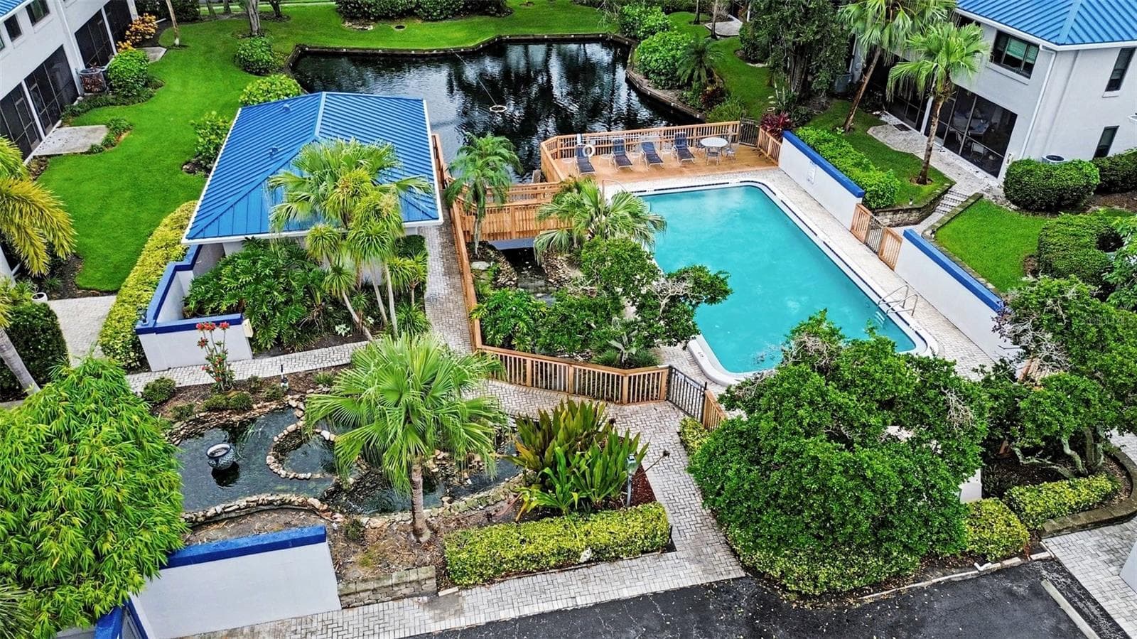Townhouse at 1683 WATERMARK CIR NE, ST PETERSBURG, photo 39 of 46