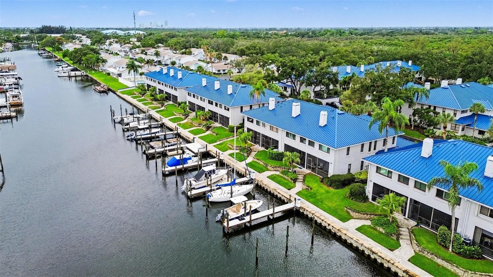 Townhouse at 1683 WATERMARK CIR NE, ST PETERSBURG, photo 38 of 46