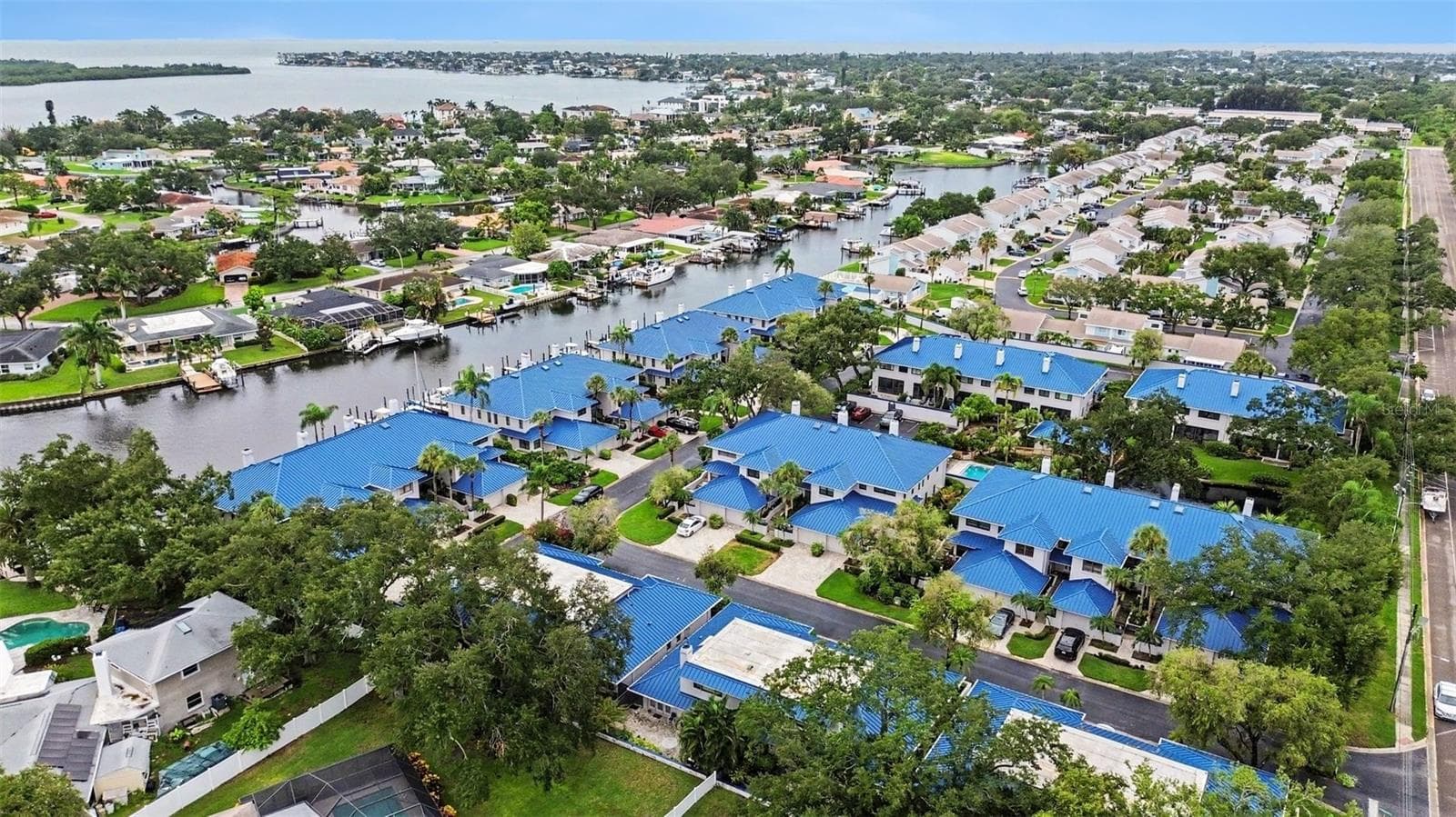 Townhouse at 1683 WATERMARK CIR NE, ST PETERSBURG, photo 43 of 46