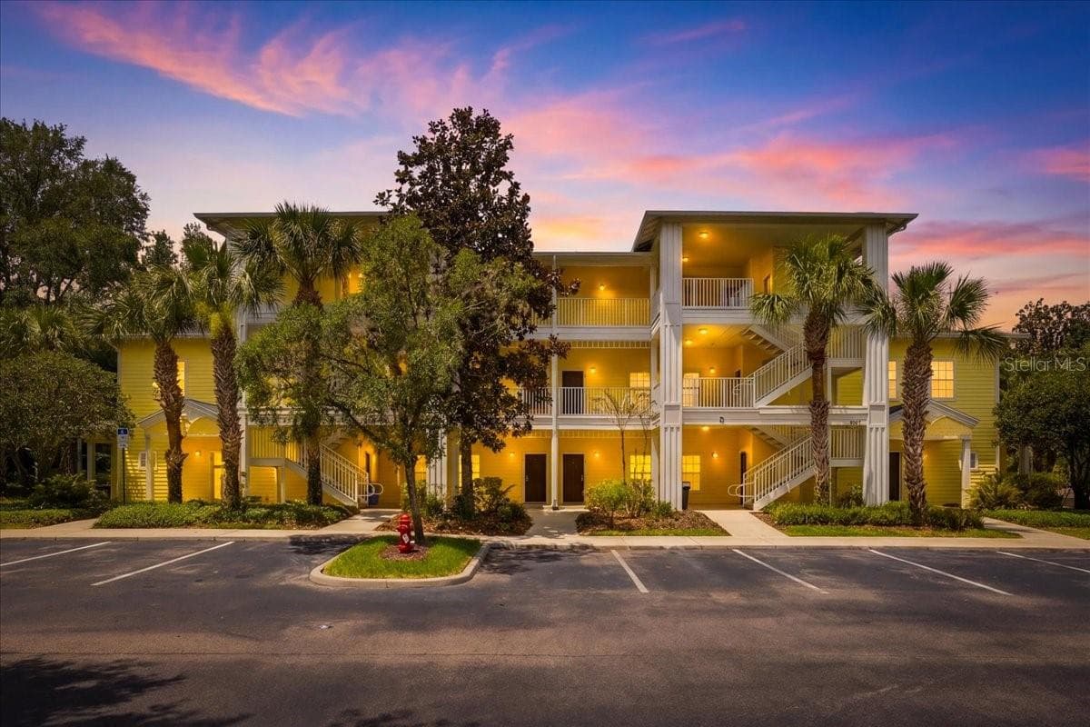 808 LUCAYA LOOP