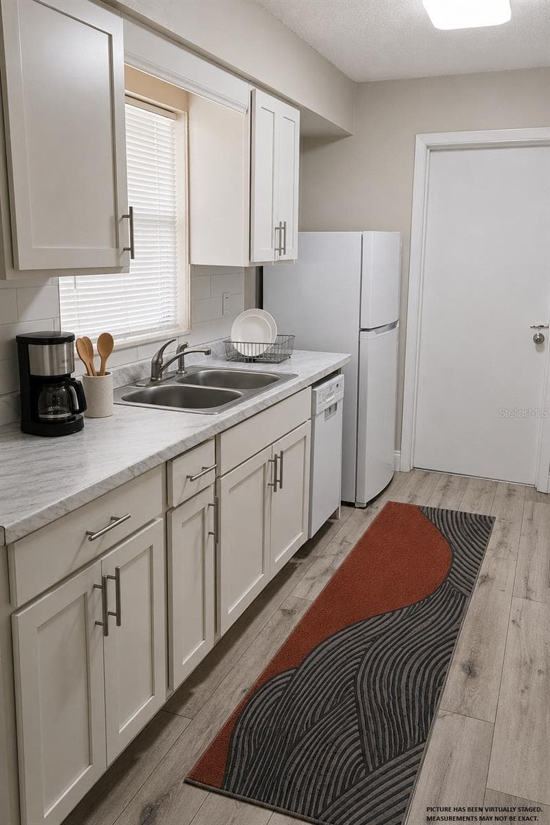 Kitchen staged - 4518 GASPARILLA AVE, ORLANDO