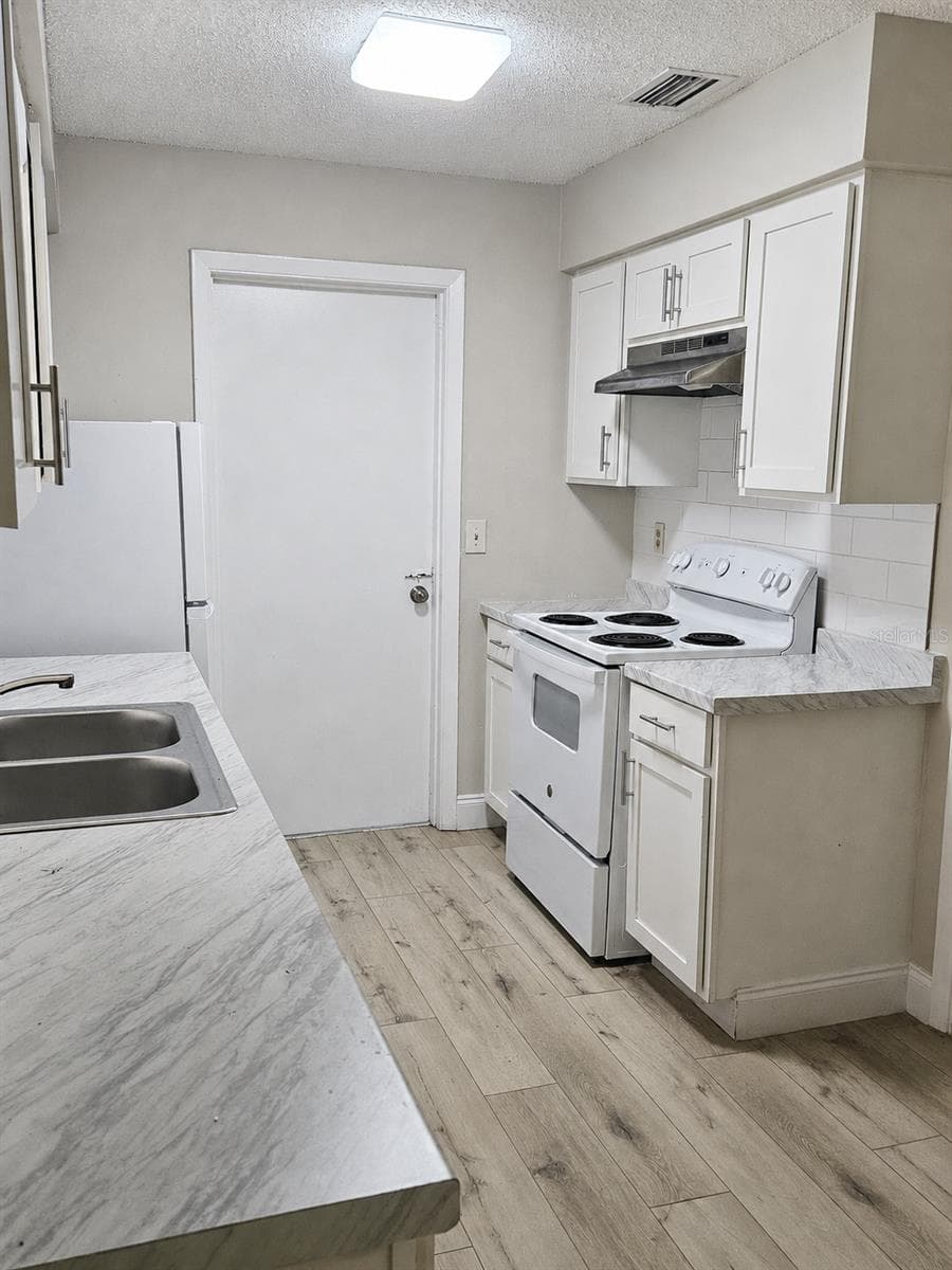 Kitchen - 4518 GASPARILLA AVE, ORLANDO