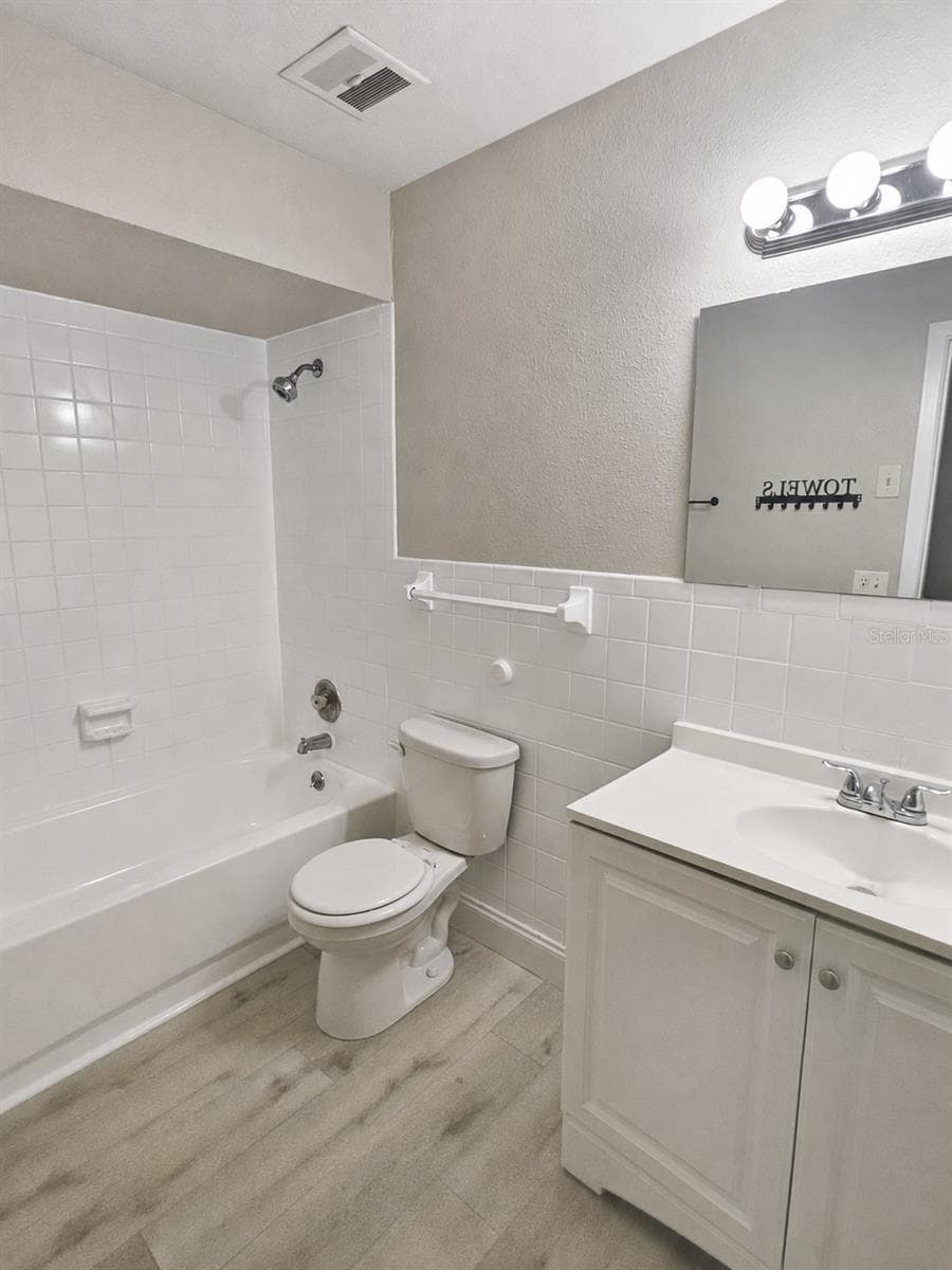 2nd Bathroom - 4518 GASPARILLA AVE, ORLANDO