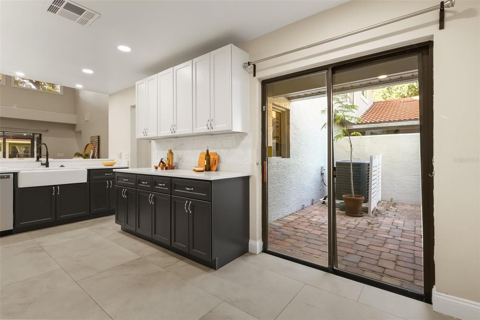 Townhouse at 8209 SANDPOINT BLVD, ORLANDO, photo 13 of 36