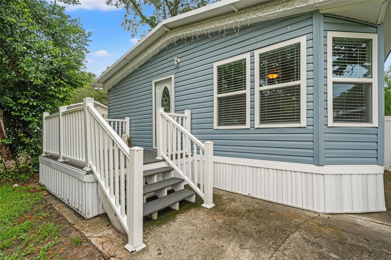 Manufactured Home at 237 MONROE AVE, BROOKSVILLE, photo 2 of 35