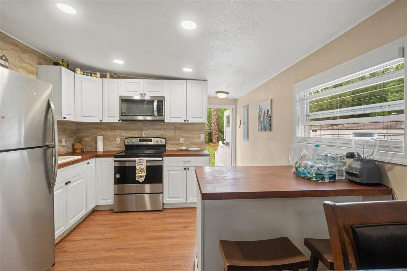 Manufactured Home at 237 MONROE AVE, BROOKSVILLE, photo 11 of 35