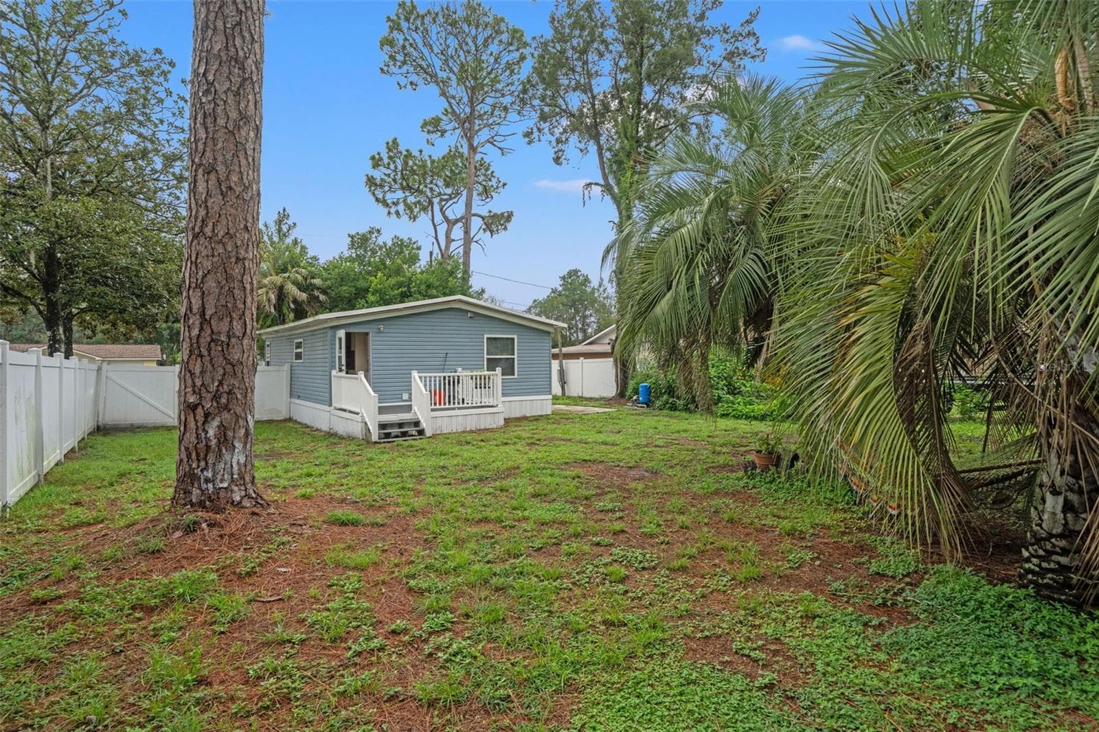 Manufactured Home at 237 MONROE AVE, BROOKSVILLE, photo 23 of 35
