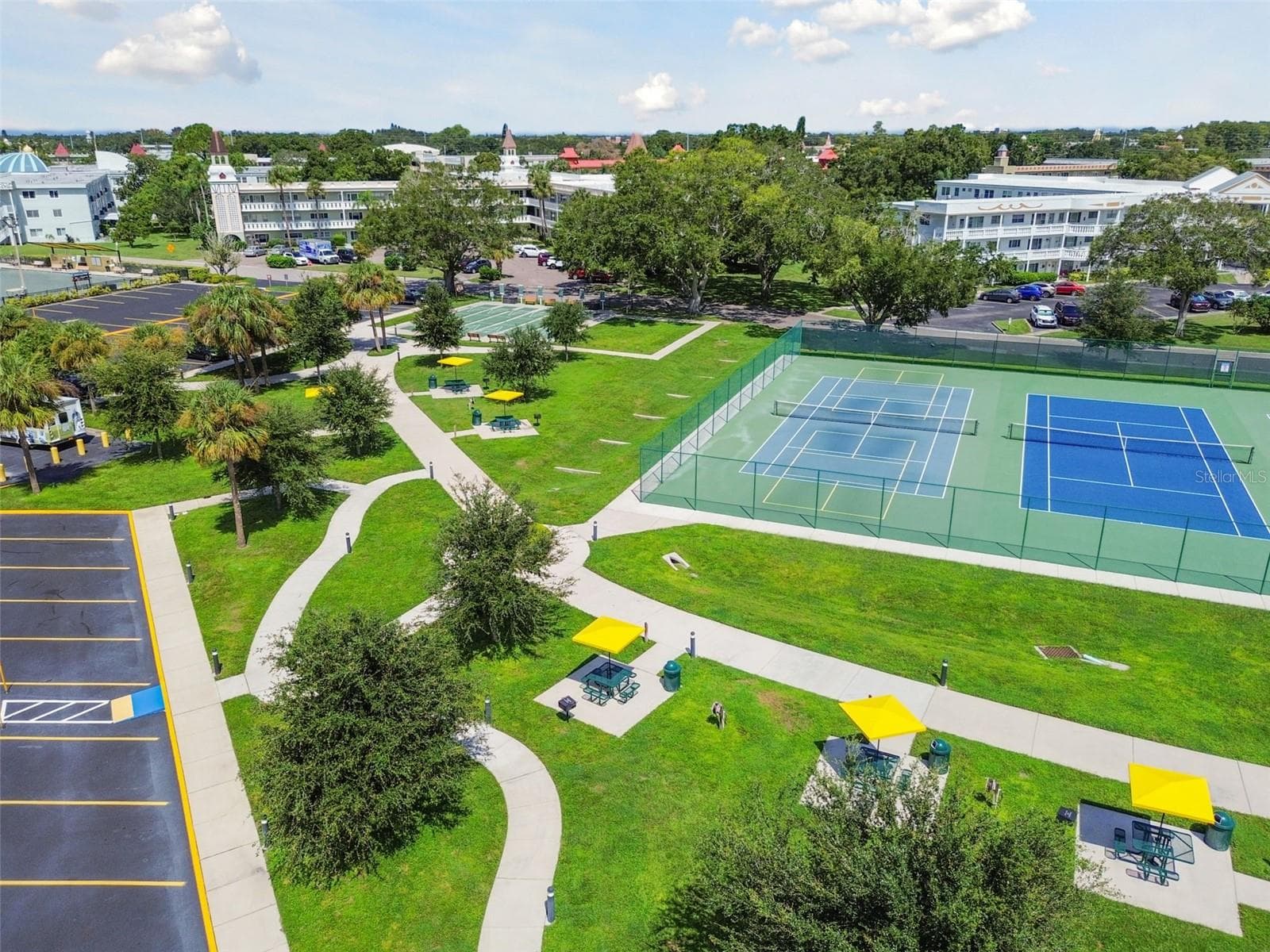 Condominium at 2380 WORLD PARKWAY BLVD #40, CLEARWATER, photo 39 of 77