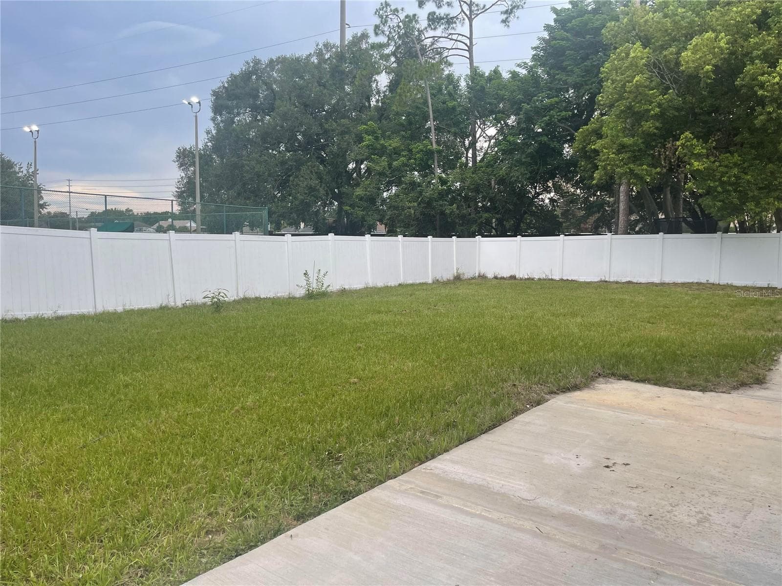 Single Family Residence at 9310 BAY VISTA ESTATES BLVD, ORLANDO, photo 2 of 6