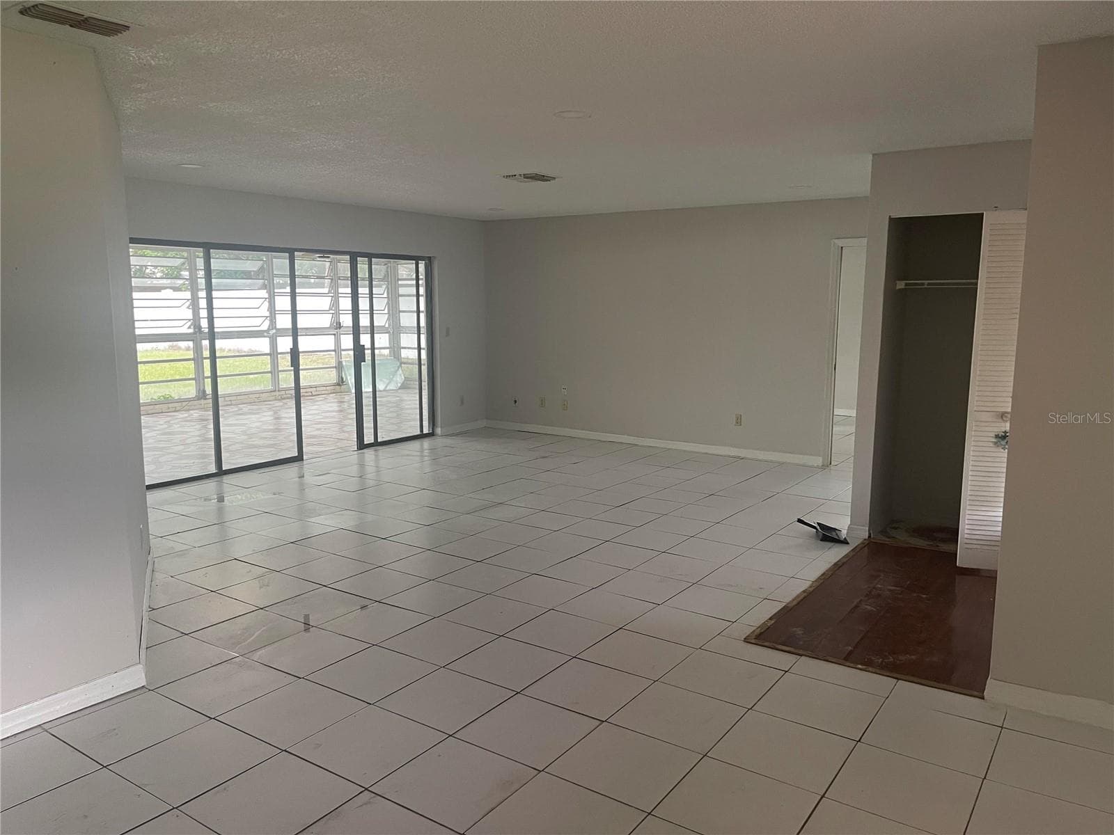 Single Family Residence at 9310 BAY VISTA ESTATES BLVD, ORLANDO, photo 5 of 6