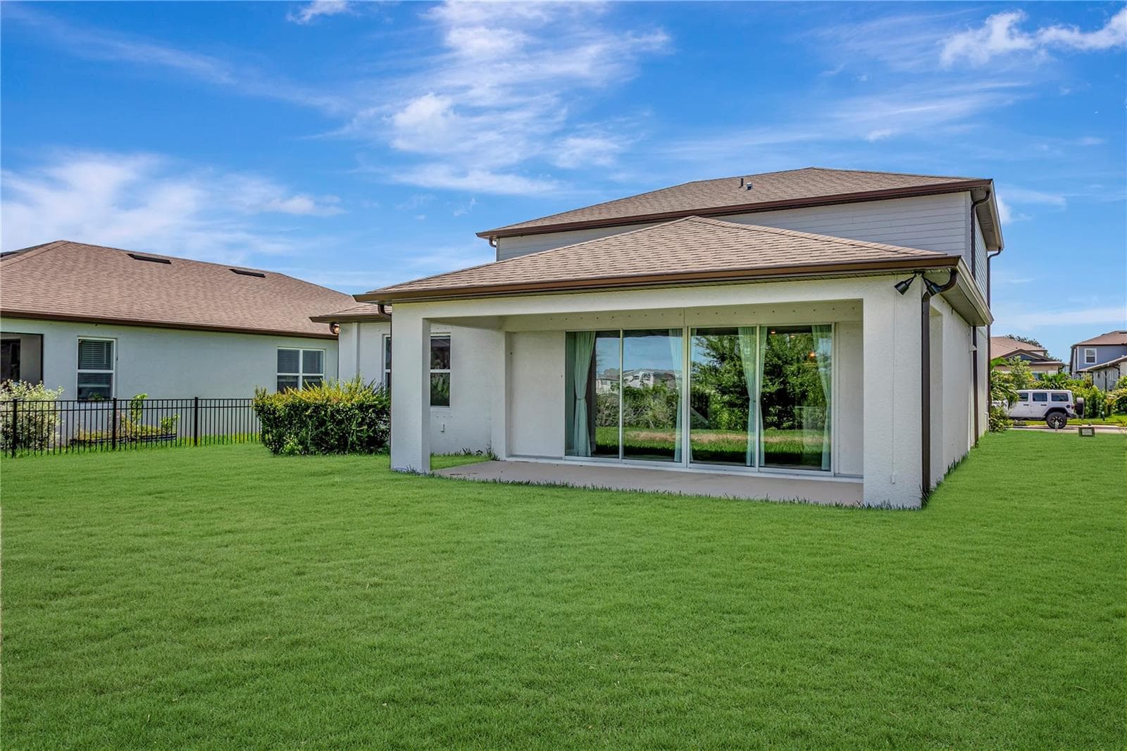 Large and private backyard - Perfect for entertaining and sunset views. - 9909 LONGMEADOW AVE, PARRISH