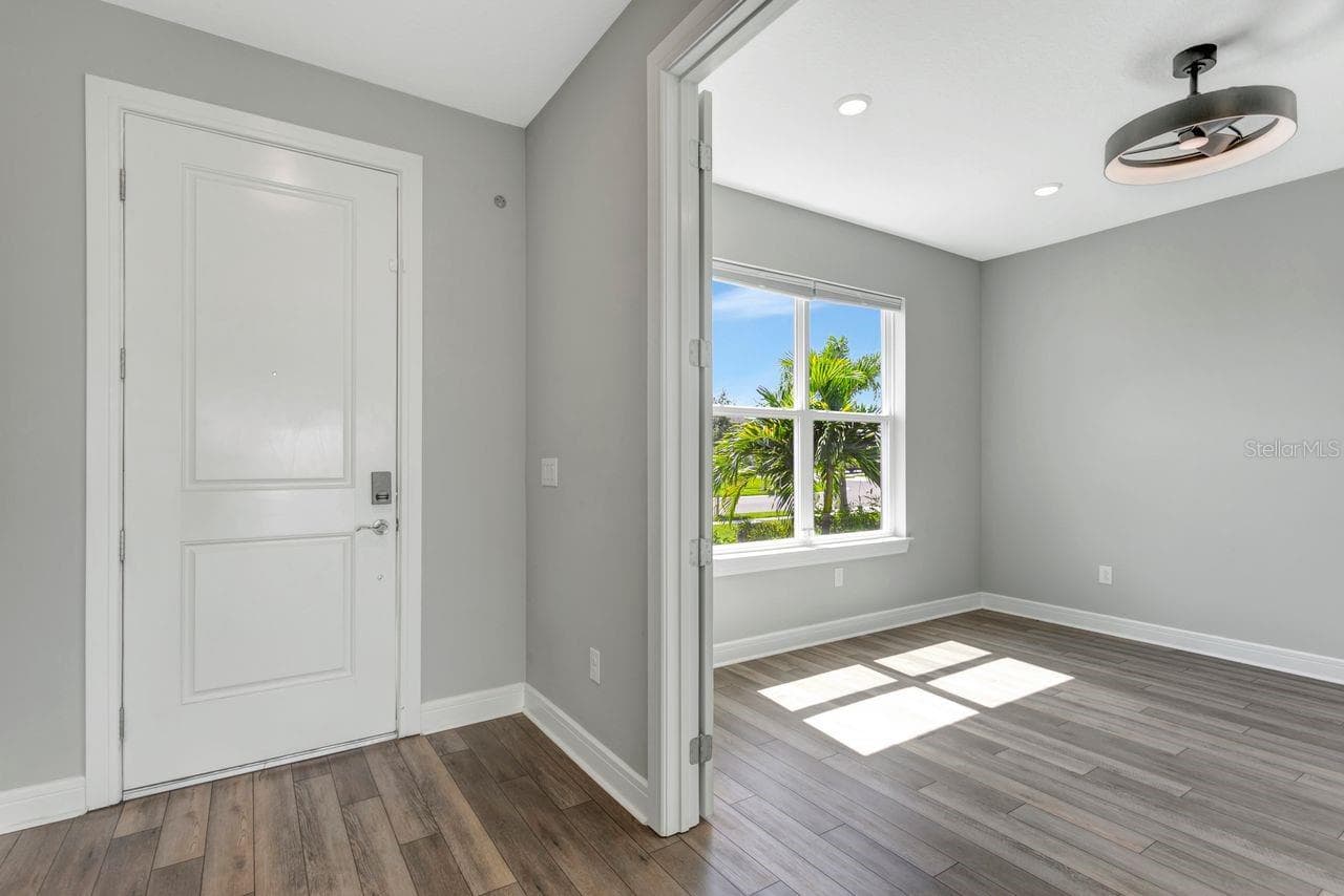 Entry with Private Office - 9909 LONGMEADOW AVE, PARRISH