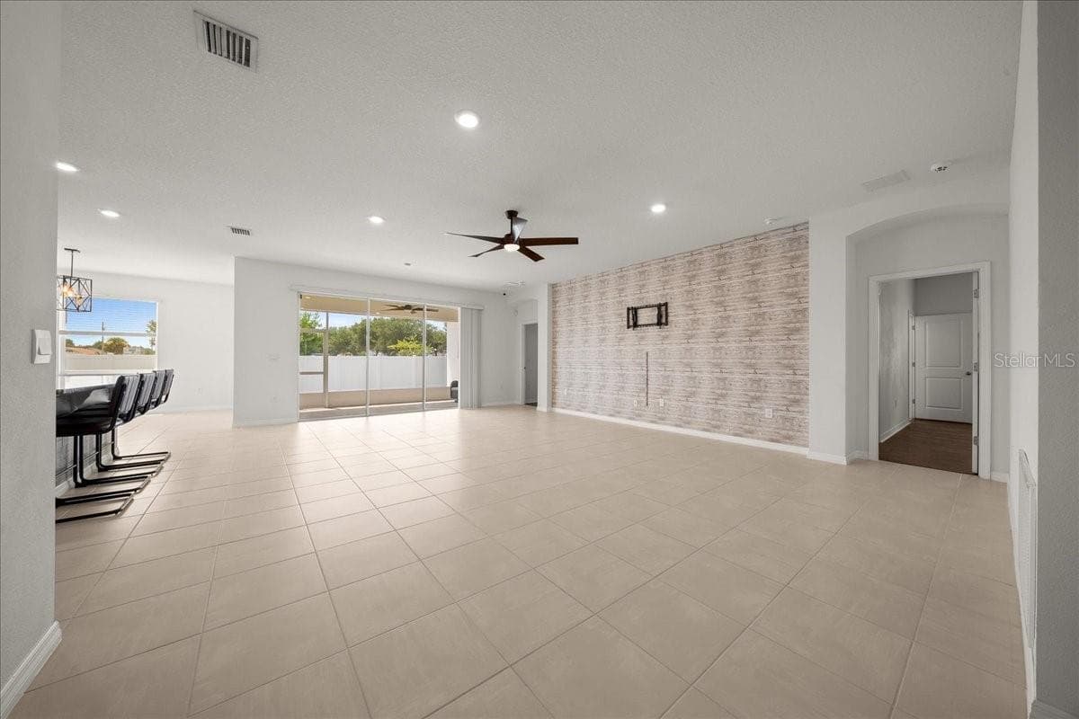 family room - 8068 SW 59TH TER, OCALA