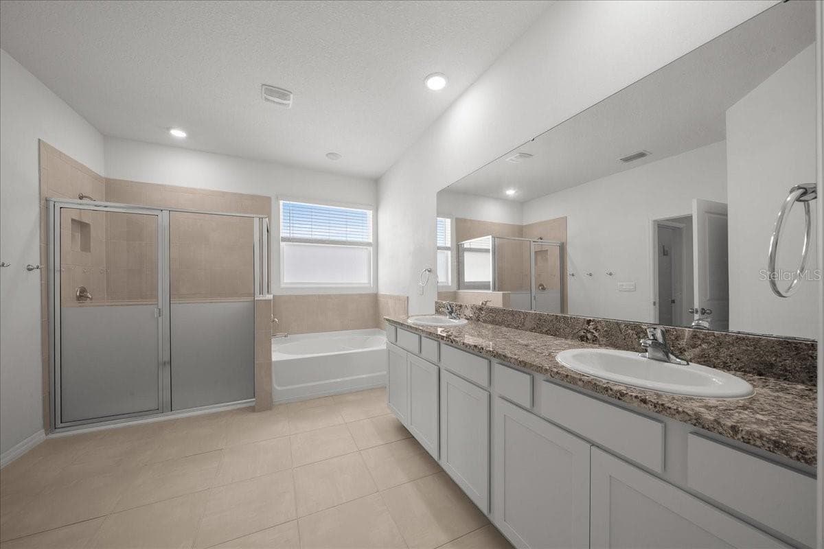 Primary Bathroom - 8068 SW 59TH TER, OCALA