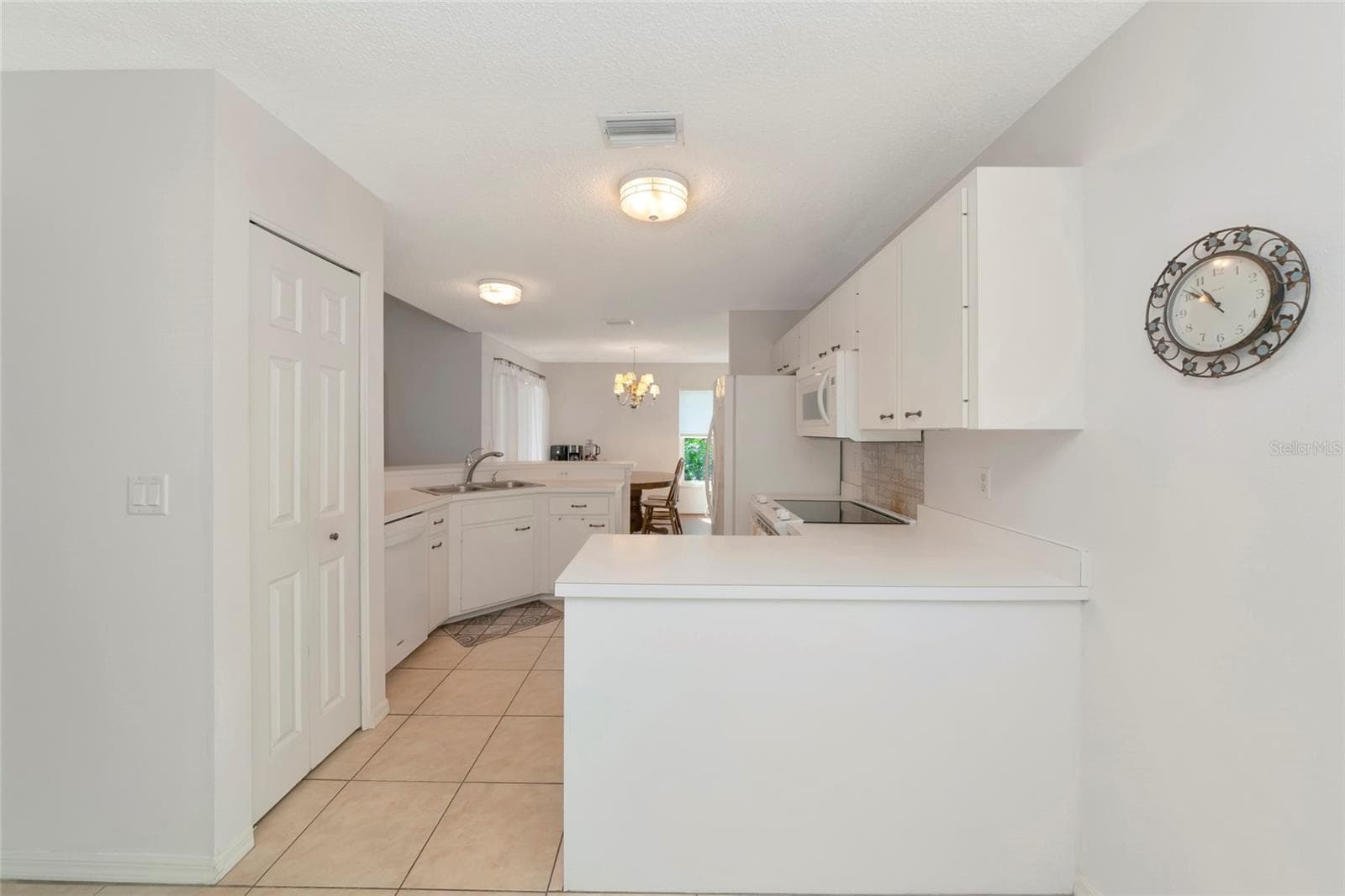 Single Family Residence at 2405 ICECAPADE DR, SARASOTA, photo 18 of 50