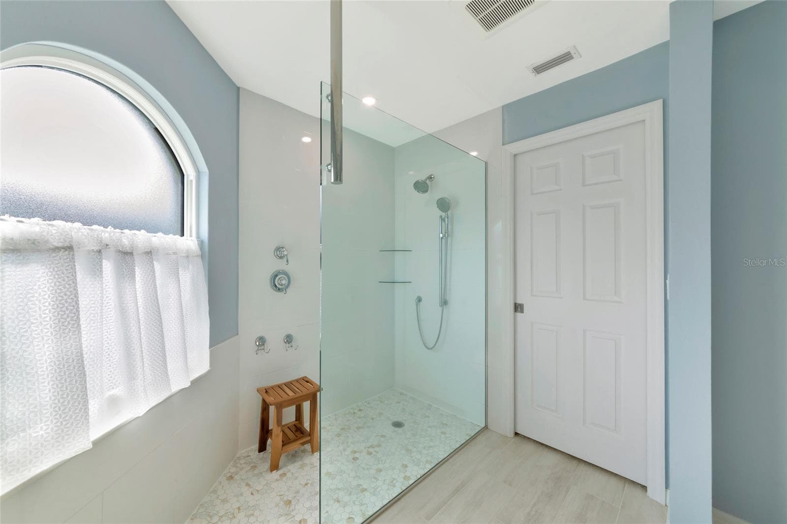 Single Family Residence at 2405 ICECAPADE DR, SARASOTA, photo 26 of 50