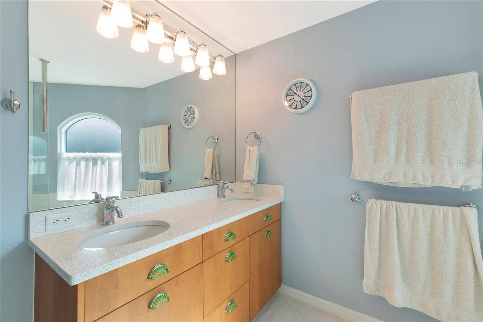 Single Family Residence at 2405 ICECAPADE DR, SARASOTA, photo 27 of 50